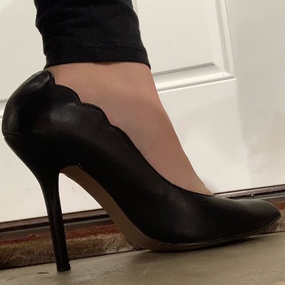 Betsey Johnson Shoes - Betsey Johnson Black pointed tie scalloped Heels